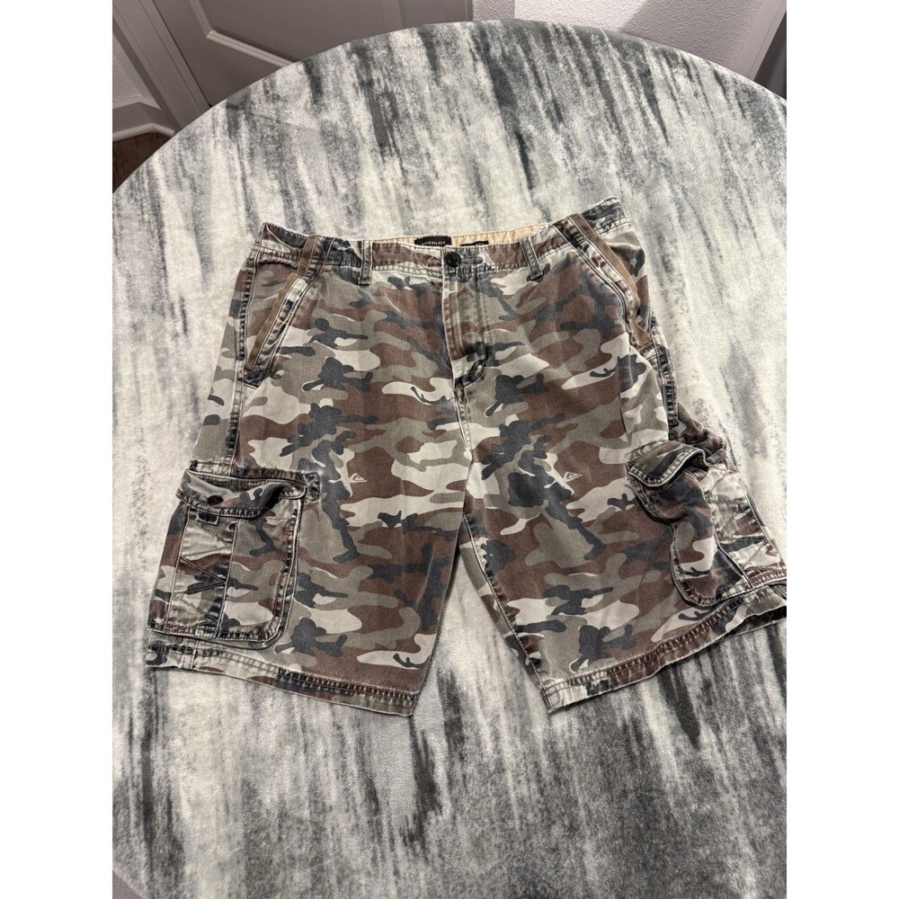 VTG Quicksilver Baggy Camo Cargo Skate Utility Shorts 100% Cotton 9-Pocket Sz 33